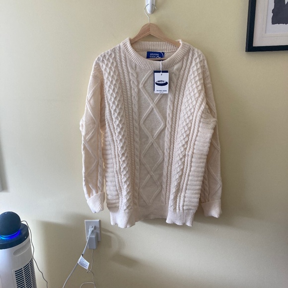 Aelfric Eden Sweaters - NWT TikTok “Gilmore Girls” viral sweater size large in cream